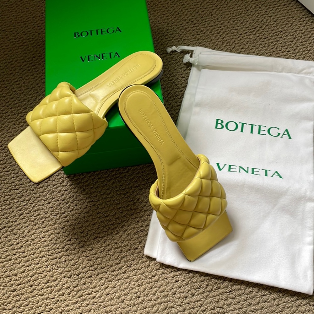 BOTTEGA VENETA PADDED QUILTED SANDALS